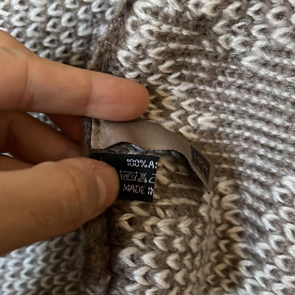 Chunky Star Knit Infiniti Scarf - Picture 7 of 11